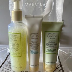 Mary Kay Satin Hands set